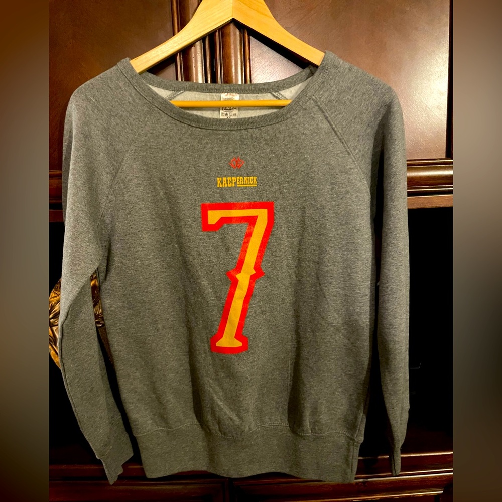 Independent Trading Company - XS Vintage/Retro Kaepernick Sweater!!!!